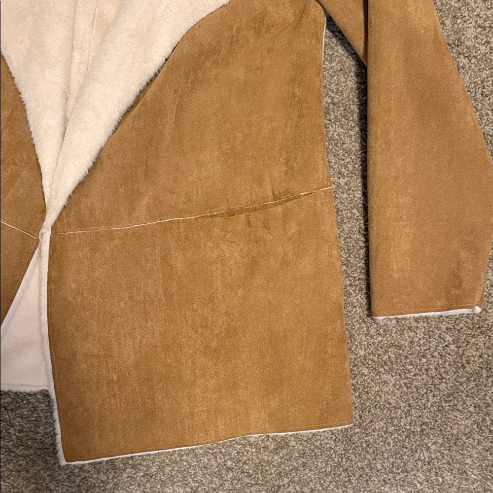 Never worn Bernardo Tan faux Suede fur lined open Jacket with pockets - Picture 3 of 5